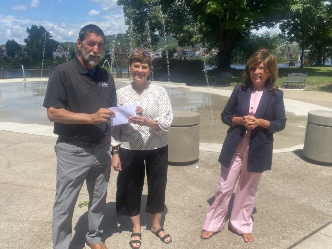 Wheeling Rotary Donates To Family Movie Nights At Ohio County Country Fair